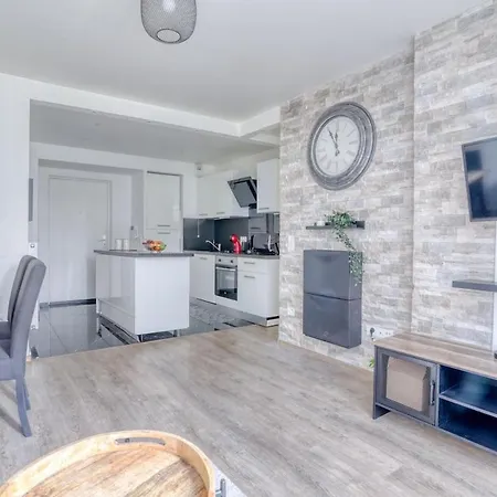 Appartement T2 à - Accès Rapide La Défense - Paris *